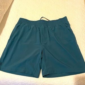 RHONE Mako 7” Short - Unlined Green Medium